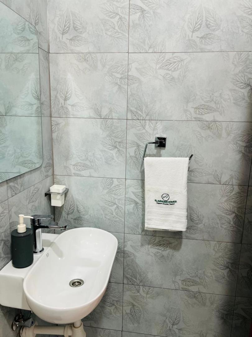 Alsander Homes Raspberry Кампала Екстер'єр фото